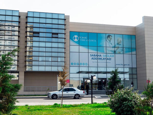Abşeron xəstəxanasında direktor müavinini bıçaqlayan sürücü imiş... - <span class="color_red">(Foto)</span>