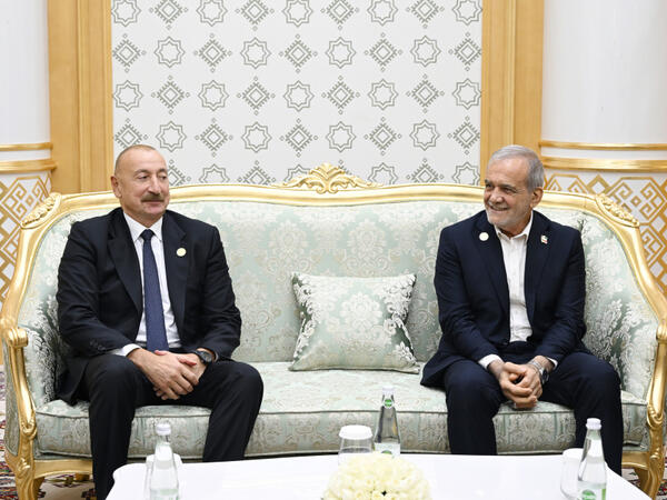 Türkmənbaşı şəhərində Prezident İlham Əliyevin İran Prezidenti ilə görüşü keçirilib - <span class="color_red">(Foto)</span>
