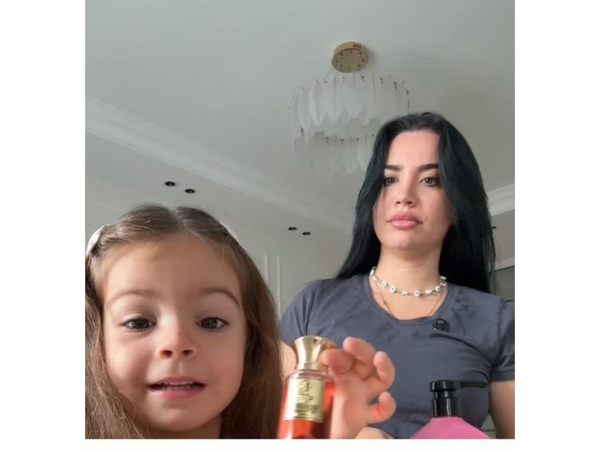 Azərbaycanlı aparıcının xanımı ilə qızının maraqlı <span class="color_red">Videosu</span>