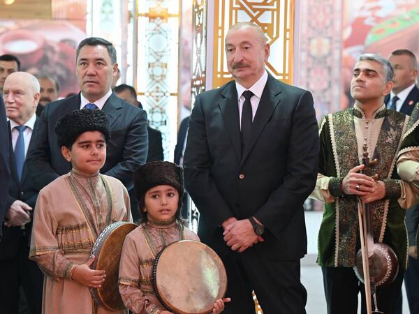 Türkmənbaşıdakı festivalda Prezident İlham Əliyevin uşaqlarla görüşündən təsirli görüntülər - <span class="color_red">(Video)</span>