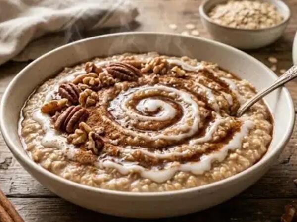 Rafinə olunmamış şəkərsiz səhər yeməyi: "Cinnamon roll" dadında yulaf resepti