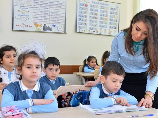 Deputat: Vahid məktəbli forması təhsil mühitində bərabərlik və məsuliyyət hissini gücləndirir