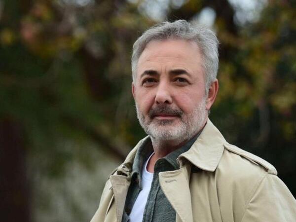 Mehmet Aslantuğ yenə özündən kiçik, kasıb qızla “evləndi" - <span class="color_red">(Video)</span>