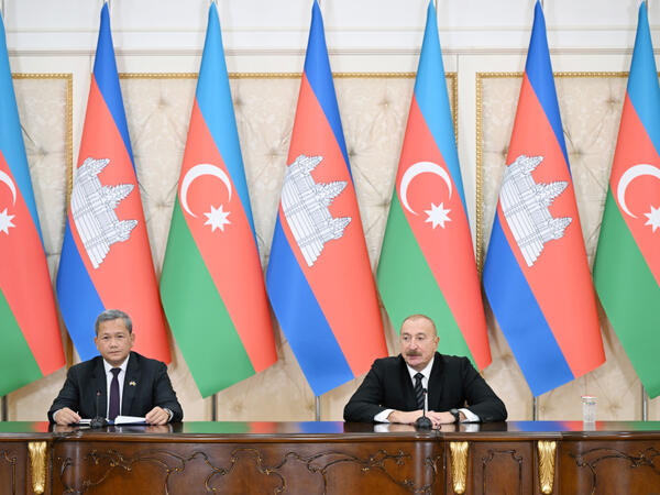 Prezident İlham Əliyev: Azərbaycan Asiya ilə Avropa arasında yerləşən ölkə kimi bağlantılarda öz rolunu oynayır - (Tam bəyanat)