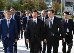 Laos Prezidenti Zəfər parkını ziyarət edib - <span class="color_red">(Foto)</span>