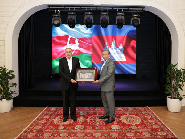 Kambocanın Baş naziri Müdafiə Sənayesi Nazirliyinin müəssisələrini ziyarət edib - <span class="color_red">(Foto)</span>