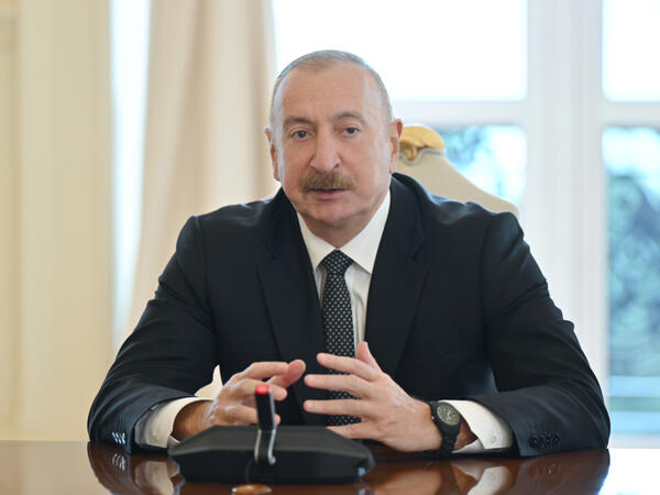 Şimali Makedoniyanın Prezidenti İlham Əliyevə zəng edib.