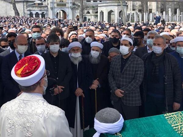 FETÖ-nü darmadağın etdilər, nurçuluğu qorudular: Türkiyə iqtidarının ikili standartı