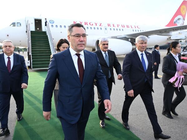 Qırğızıstan Prezidenti Bakıdadır - <span class="color_red">(Foto)</span>