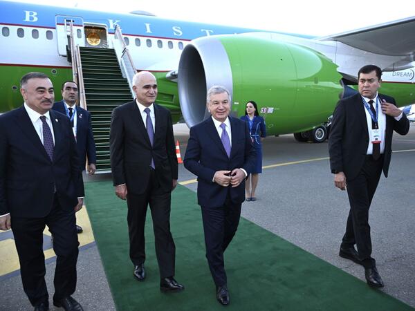 Özbəkistan Prezidenti Azərbaycanda səfərdədir - <span class="color_red">(Foto)</span>