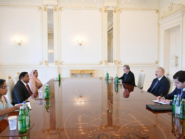 Prezident İlham Əliyev Şri-Lankanın xarici işlər, xarici məşğulluq və turizm nazirini qəbul edib - <span class="color_red">(Foto)</span>