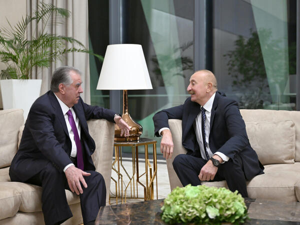 Prezident İlham Əliyev Tacikistan Prezidenti ilə görüşüb