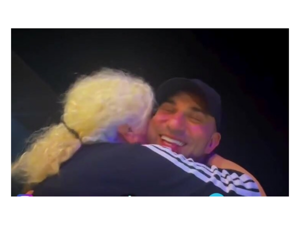 Kamil Zeynallının Qəbələdəki villasında anası ilə görüşü maraq yaratdı - <span class="color_red">(Video)</span>