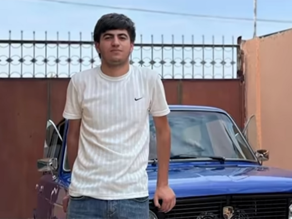 “Ürəyi gül kimi idi, yıxılıb başı betona dəyib” -