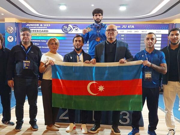 Qasım İsmayılov Avropa birinciliyində 3 medal qazandı