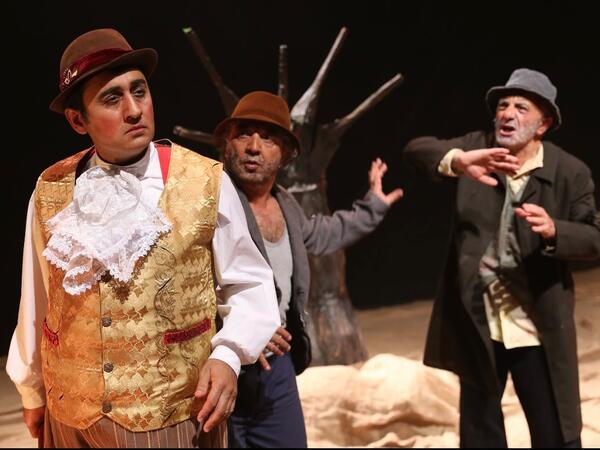 Gənc Tamaşaçılar Teatrında “Qodo həsrətində” adlı tamaşanın premyerası keçirilib - <span class="color_red">(Foto)</span>
