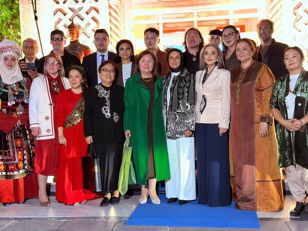 Gülnarə Xəlilovanın kolleksiyası Ankarada TÜRKSOY vəTürkiyənin Mədəniyyət və Turizm Nazirliyi tərəfindən yüksək qiymətləndirilib - <span class="color_red">(Foto)</span>