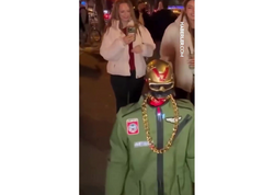 Almaniyada azyaşlı qıza qarşı nalayiq hərəkətlərdə ittiham olunan robot saxlanıldı - <span class="color_red">(Video)</span>