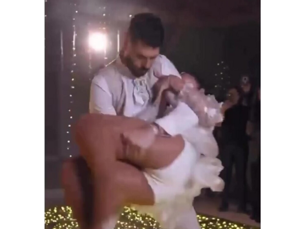 Toy günü bəylə gəlinin rəqsi viral oldu – <span class="color_red">(Video)</span>
