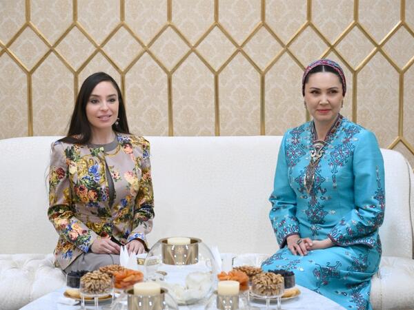 Heydər Əliyev Fondunun vitse-prezidenti Leyla Əliyeva Türkmənistanda səfərdədir - <span class="color_red">(Foto)</span>