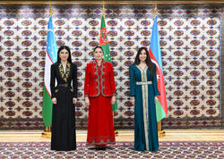 Aşqabadda Leyla Əliyevanın, Oğulcahan Atabayevanın və Saida Mirziyoyevanın üçtərəfli görüşü olub - <span class="color_red">(Foto)</span>