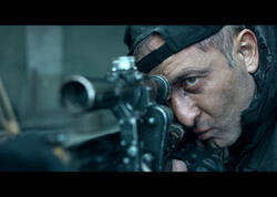 Hikmət Rəhimov “44” filminin çəkilişlərindən danışıb: Qarlı küçədə hava beton tikilinin içindən daha isti idi - <span class="color_red">(Foto)</span>