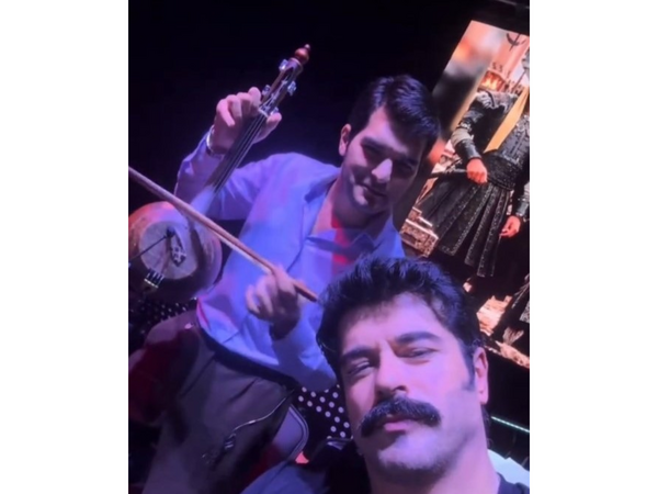 Burak Özçivit azərbaycanlı ifaçının çıxışını paylaşdı – <span class="color_red">(Video)</span>