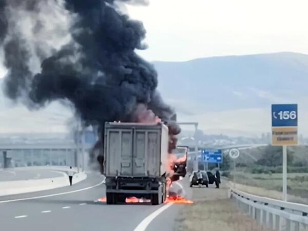 Qazaxda TIR yandı - <span class="color_red">(Video)</span>