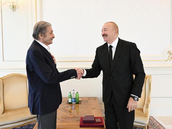 Prezident İlham Əliyev Fərhad Xəlilova “İstiqlal” ordenini təqdim edib - <span class="color_red">(Foto)</span>