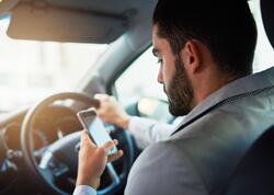 Sükan arxasında telefondan istifadə edənlər kamera vasitəsilə cərimələnəcəklər