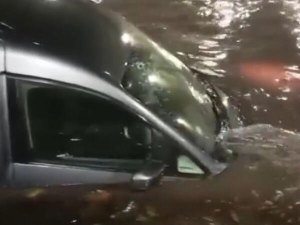 İstanbulda güclü yağış daşqına səbəb oldu - <span class="color_red">(Video)</span>