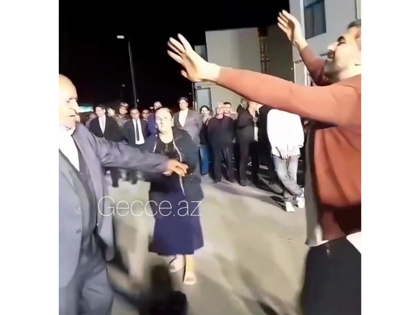 Zaur Baxşəliyev Zəngilanda ağsaqqalla ayaqyalın rəqs etdi – <span class="color_red">(Video)</span>