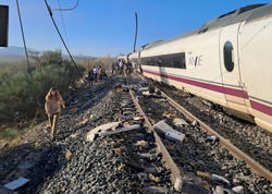 İspaniyada sürət qatarları toqquşdu - 46 nəfər öldü - <span class="color_red">(Video)</span>