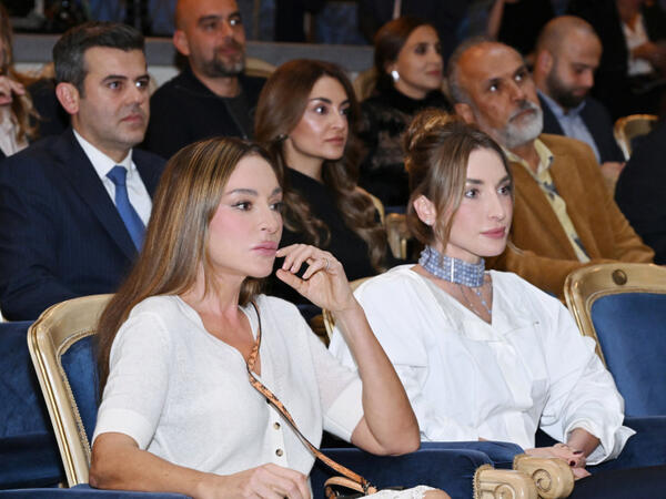 Mehriban Əliyeva "Qağayı” tamaşasının təqdimatında iştirak edib - <span class="color_red">(Foto)</span>