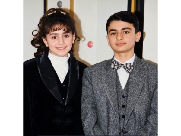 2 məşhur azərbaycanlı müğənninin birgə uşaqlıq <span class="color_red">Fotosu</span>