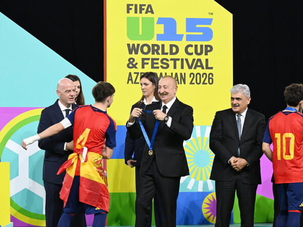 Prezident İlham Əliyev “FIFA U-15 World Cup and Festival”ın final matçını izləyib, mükafatlandırma mərasimində iştirak edib - <span class="color_red">(Foto)</span>