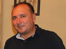 "Facebook-da məni hədələyib pul istədi"