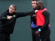 Balotelli niyə İbrahimoviçə bənzəmək istəyir?