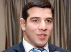 Elnur Məmmədli medallarının sayını artırdı