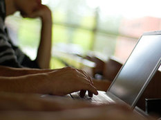 Kompüter qarşısında uzun müddət oturmağın zərərləri