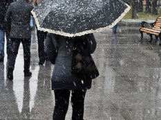 Bakıya yağan sulu qarın <span class="color_red">VİDEOsu</span>