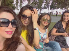 Azərbaycanlı teleaparıcılar işin yorğunluğunu birgə atdılar - FOTO