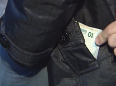 Bakıda polis cibgiri avtobusda tutdu