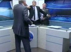 Canlı yayımda dava: "Bura gəl, şərəfsiz köpəkoğlu!" - VİDEO - FOTO