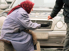 Dilənçiyə pul vermək savabdır, yoxsa günah?