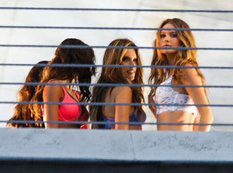 Məşhur xanımlar yarıçılpaq - FOTOSESSİYA