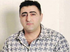 Ramil Səfərovun qardaşı silahla gəzir? - FOTO