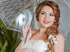 Azərbaycanlı teleaparıcı gəlinlikdə - FOTO