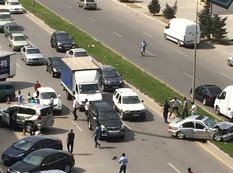 Bakıda minik maşınları toqquşdu - FOTO