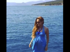 Nigar da başına buzlu su tökdü – VİDEO